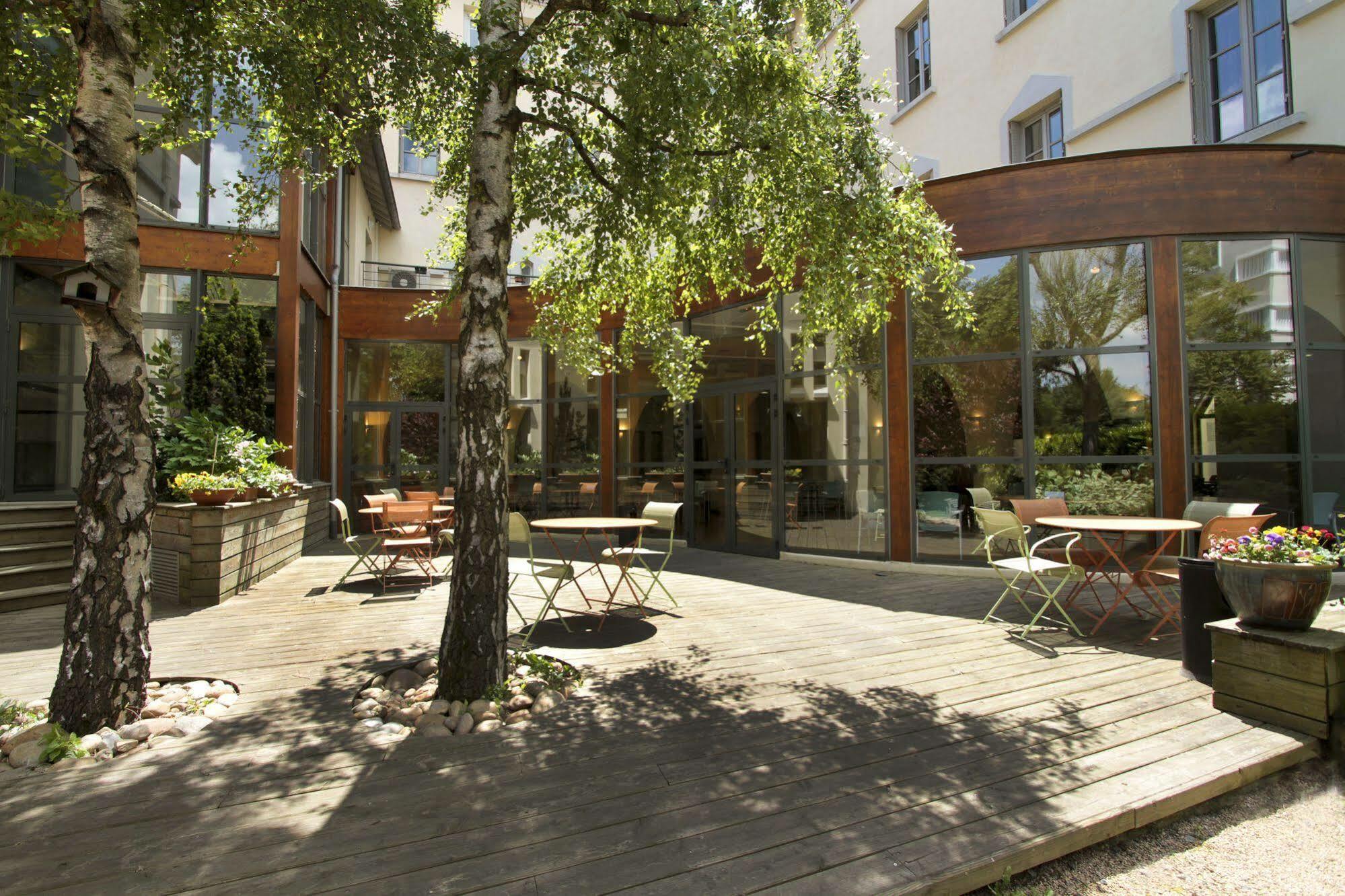 Hotel Centre Jean Bosco Lyon Exterior foto The courtyard of the German National Museum of Literature
