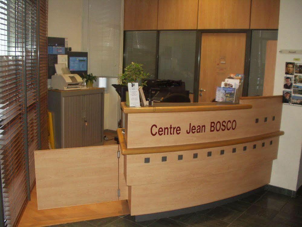 Hotel Centre Jean Bosco Lyon Exterior foto Reception desk of the Jean Bosco Centre