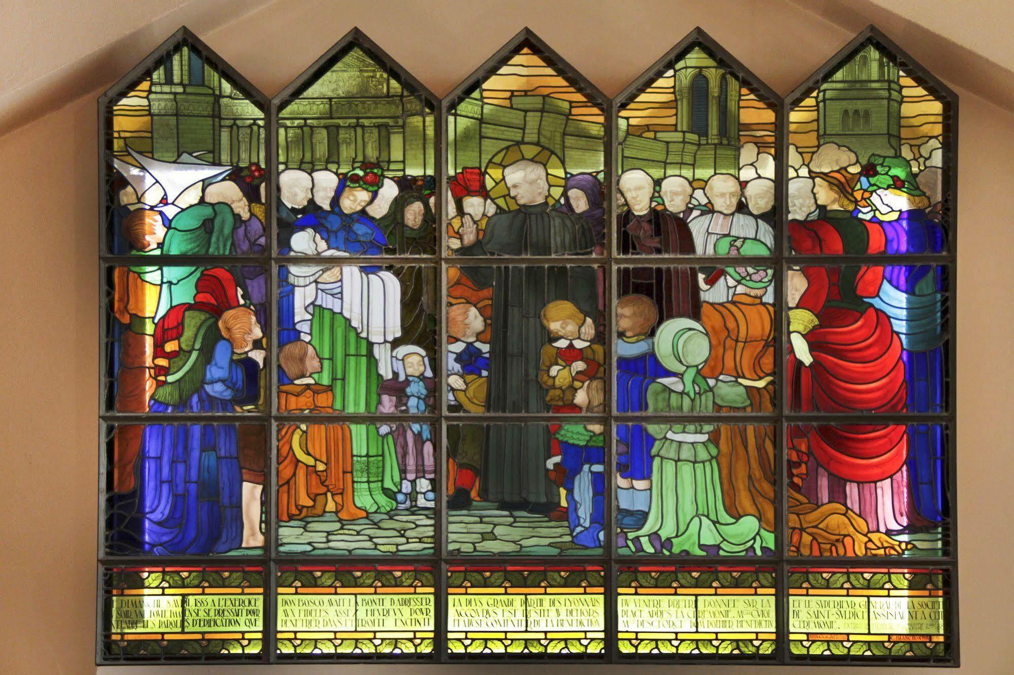 Hotel Centre Jean Bosco Lyon Exterior foto The 1905 window by Charles E. Fairweather