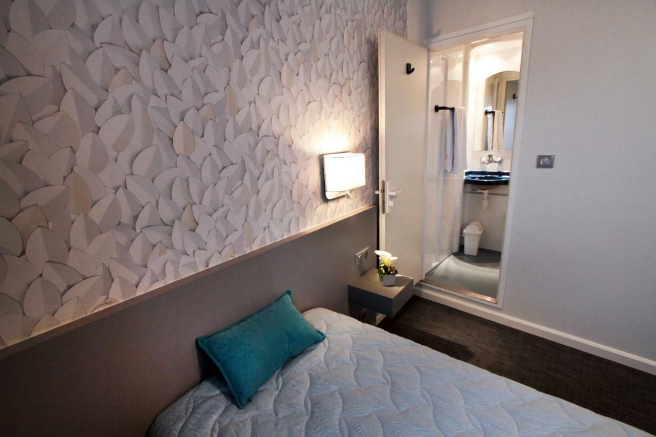 Hotel Centre Jean Bosco Lyon Exterior foto A room at the hotel